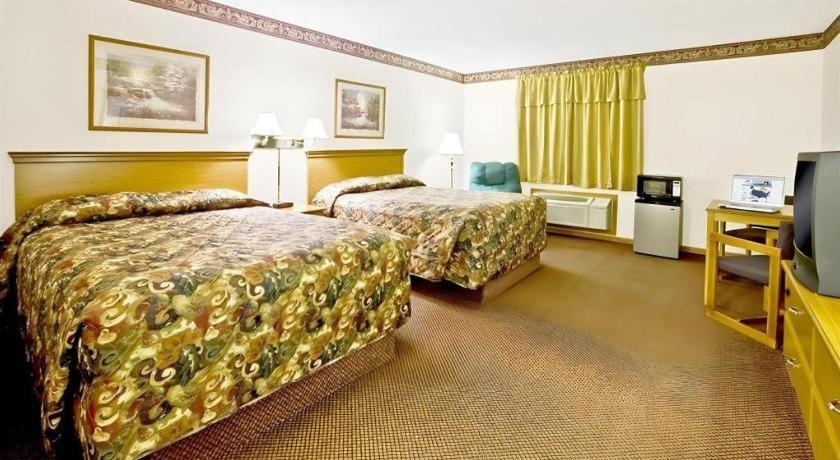 Americas Best Value Inn & Suites Thief River Falls Esterno foto